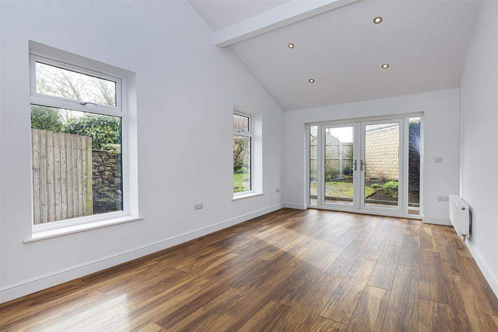 Bramleys Estate Agents - Elland - Oliver Meadows (