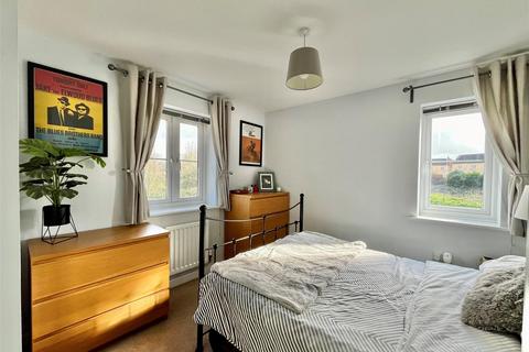 2 bedroom end of terrace house for sale, Hale Close, Gloucester GL4