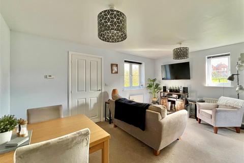 2 bedroom end of terrace house for sale, Hale Close, Gloucester GL4