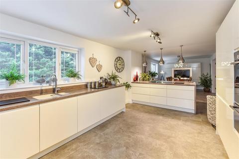 6 bedroom detached house for sale, Charlton Road, Andover