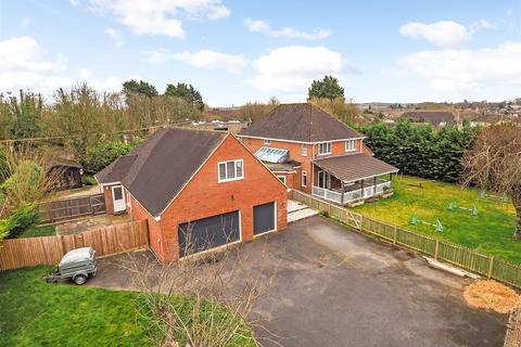 6 bedroom detached house for sale, Charlton Road, Andover