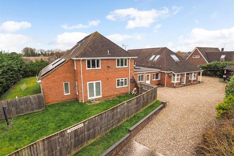 6 bedroom detached house for sale, Charlton Road, Andover