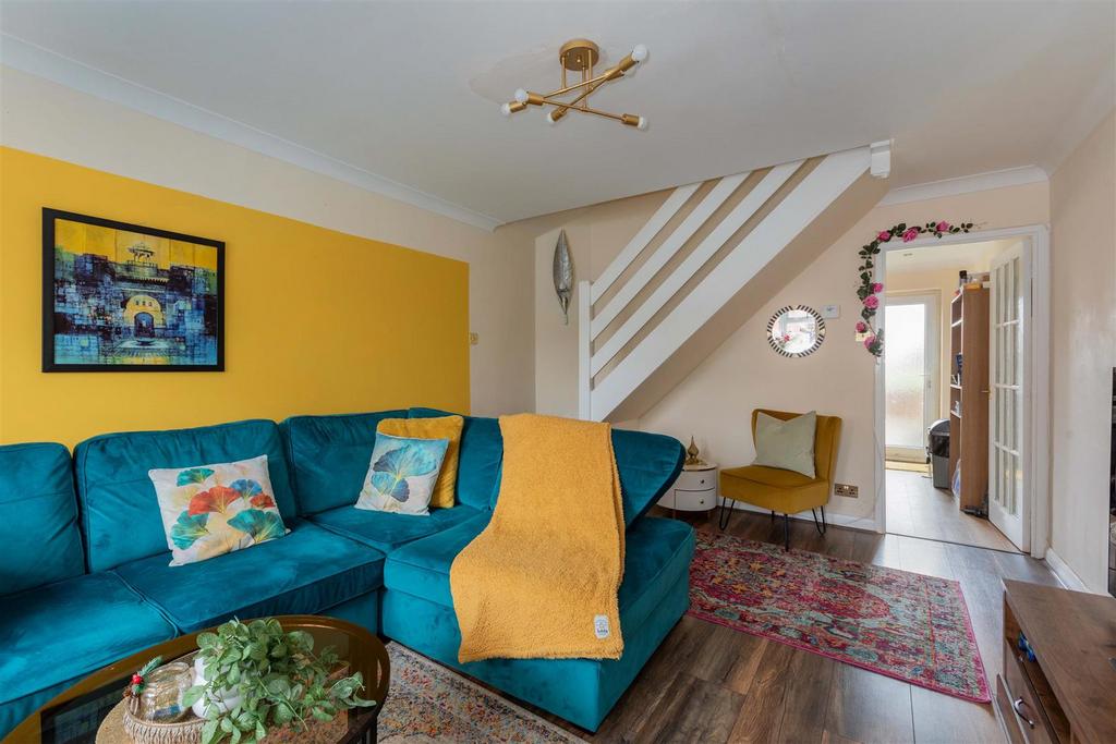 30 Charlton Close-10.jpg