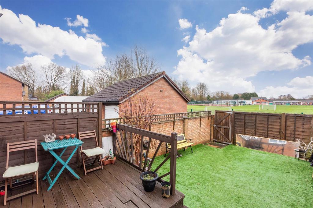 30 Charlton Close-4.jpg