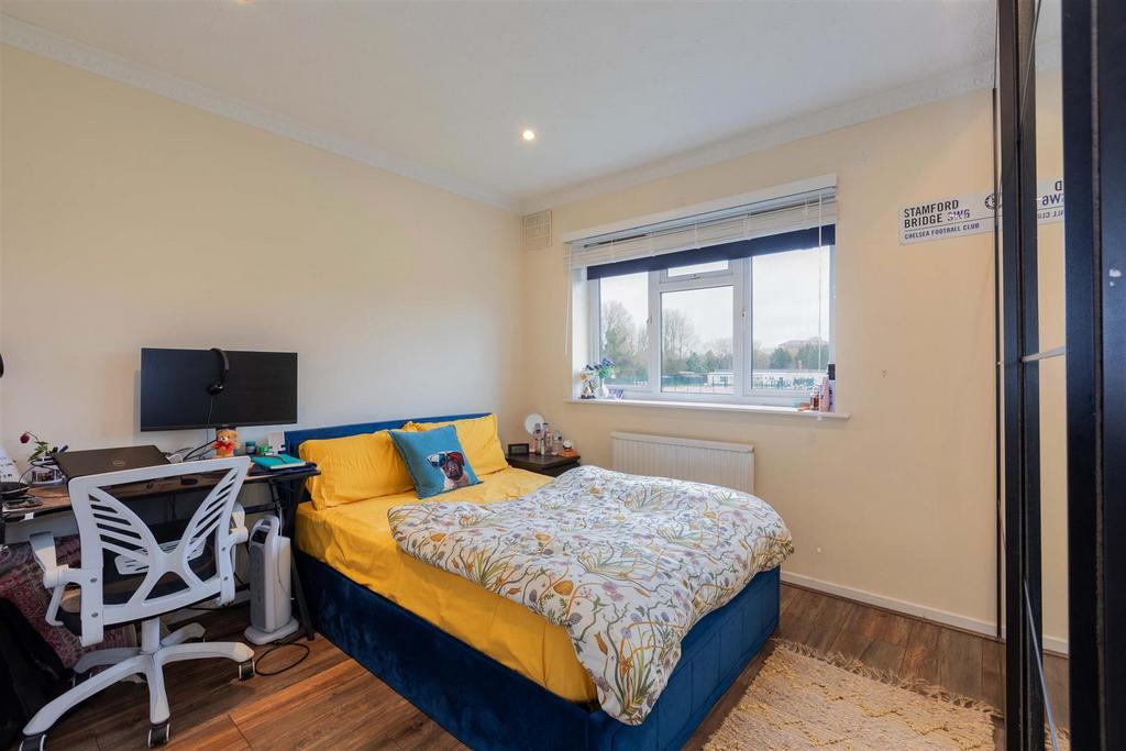 30 Charlton Close-9.jpg