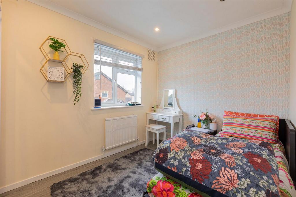 30 Charlton Close-13.jpg