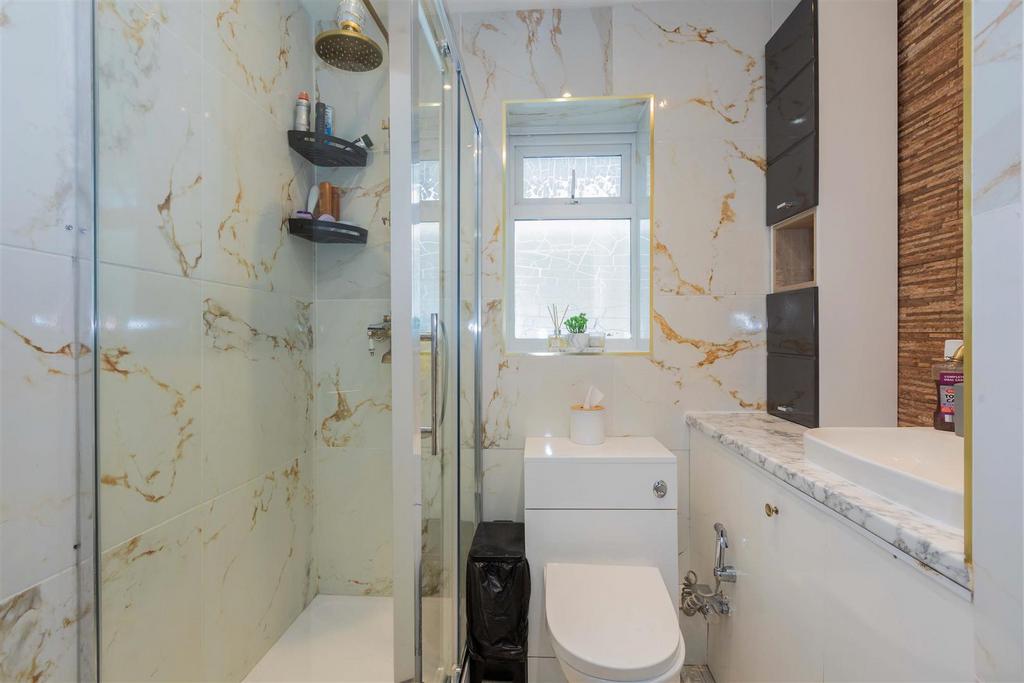 30 Charlton Close-11.jpg