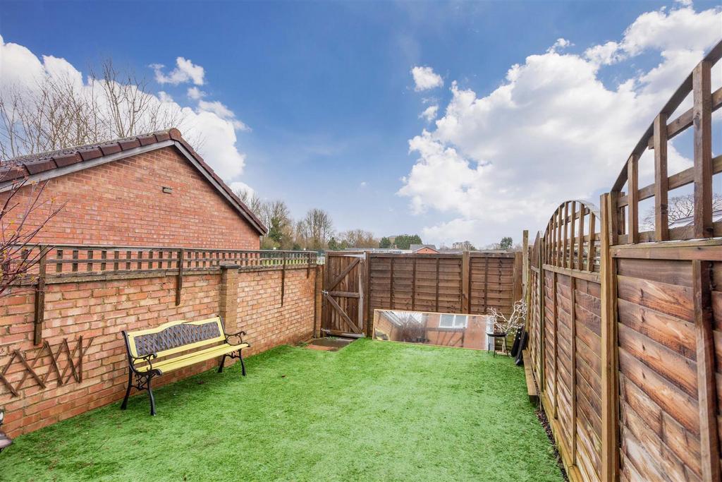 30 Charlton Close-5.jpg
