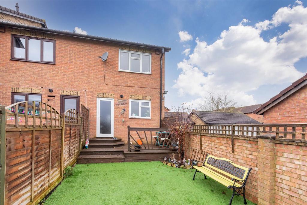 30 Charlton Close-6.jpg