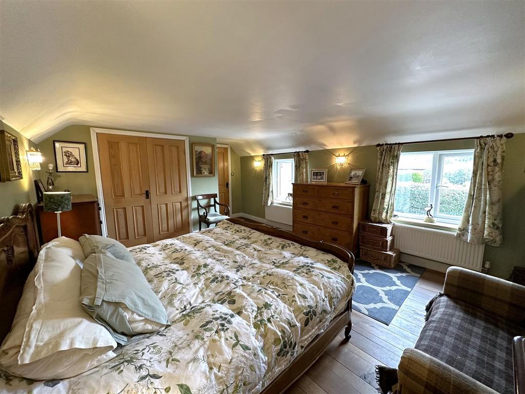 Bedroom One With Walk-in Wardrobe 916