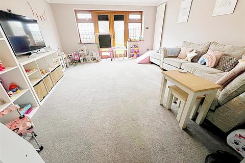 4 bedroom detached house for sale, Fleetway, North Cotes, Grimsby, DN36 5UT