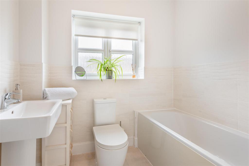 8588285-interior35.jpg