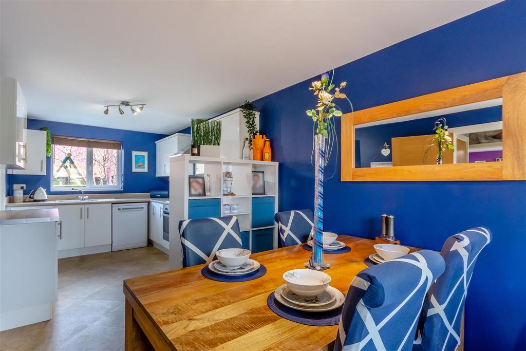 8588249-interior10.jpg