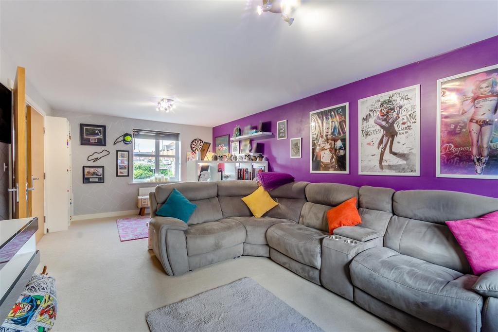 8588249-interior02.jpg