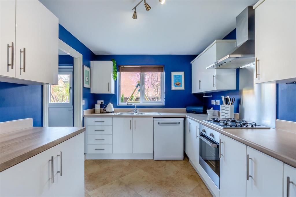 8588249-interior11.jpg