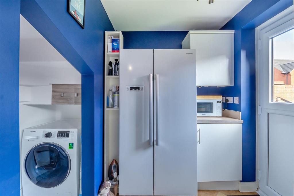 8588249-interior13.jpg