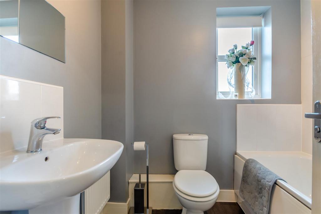 8588249-interior16.jpg