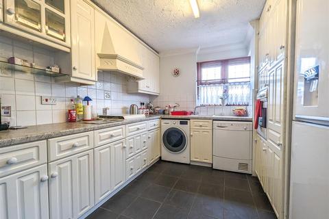 3 bedroom detached bungalow for sale, BELLHOUSE ROAD, Leigh-On-Sea