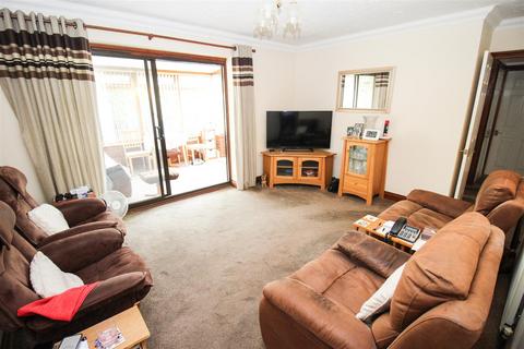 3 bedroom detached bungalow for sale, BELLHOUSE ROAD, Leigh-On-Sea