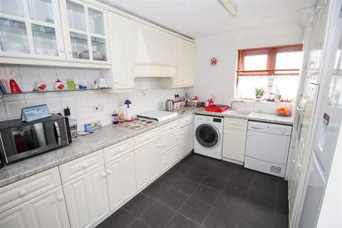 3 bedroom detached bungalow for sale, BELLHOUSE ROAD, Leigh-On-Sea