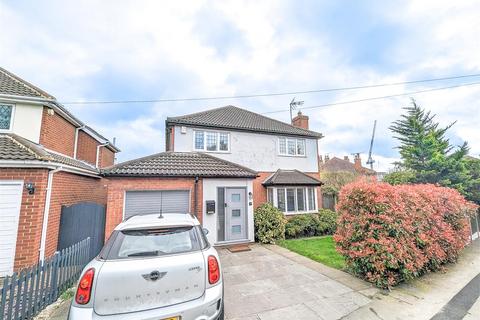 5 bedroom detached house for sale, SALISBURY ROAD, Leigh-On-Sea