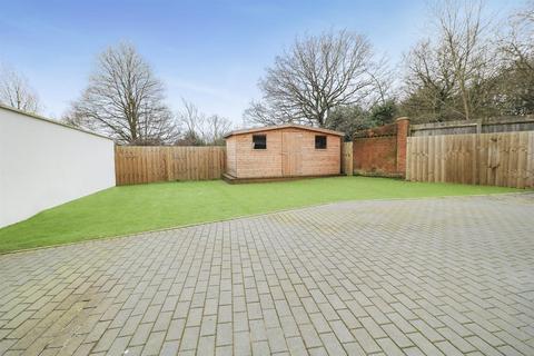 3 bedroom detached bungalow to rent - Bicknacre Road, Danbury, Chelmsford