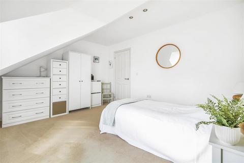 Lanarth Laflouder Fields, Mullion, Helston, TR12 7EJ