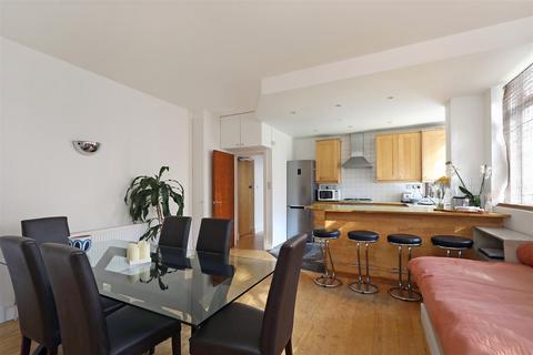 2 bedroom flat for sale, Upper Richmond Road, London