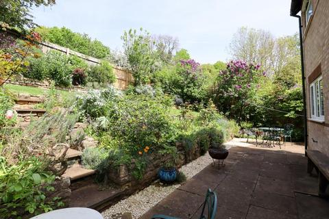 40 Ash Close, Uppingham, Oakham, LE15 9PJ