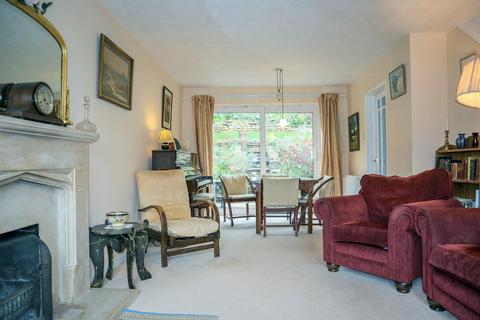 40 Ash Close, Uppingham, Oakham, LE15 9PJ