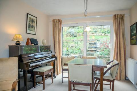 40 Ash Close, Uppingham, Oakham, LE15 9PJ
