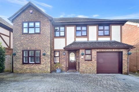 4 bedroom detached house for sale, Barncroft Drive, Hempstead, Gillingham, ME7