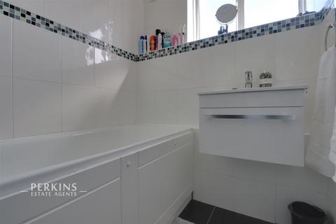 94 Marnham Crescent, Greenford, UB6 9ST