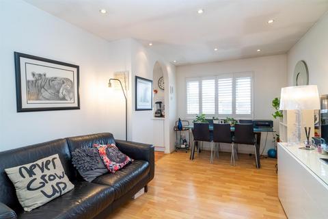 2 bedroom apartment for sale, Kensington Way, Borehamwood WD6