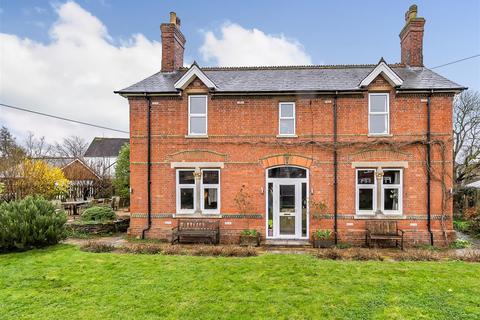 Sunnyside Bath Road, Devizes, SN10 1QF