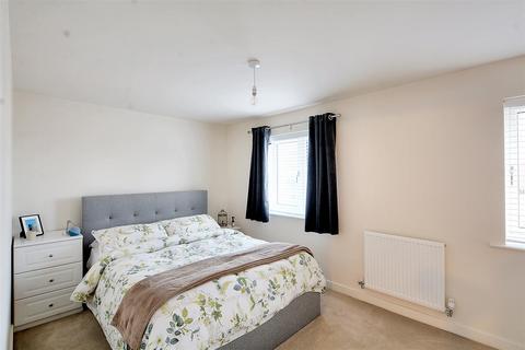 4 bedroom semi-detached house for sale, Piggott Avenue, Gedling, Nottingham