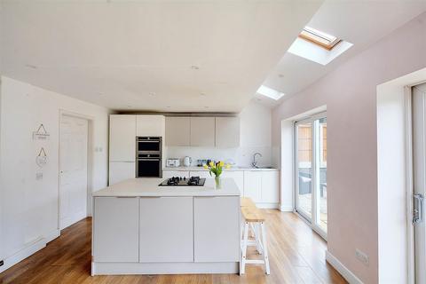 2 Barrhead Close, Nottingham, NG5 5DP