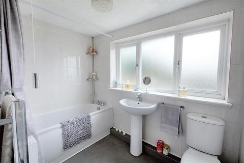 2 Barrhead Close, Nottingham, NG5 5DP