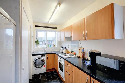 2 bedroom flat for sale - Derwent Crescent, Arnold, Nottingham