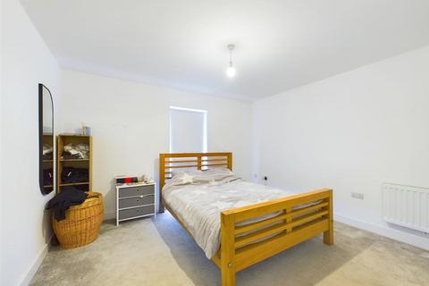 2 bedroom apartment for sale, Hobbs Way, Gloucester