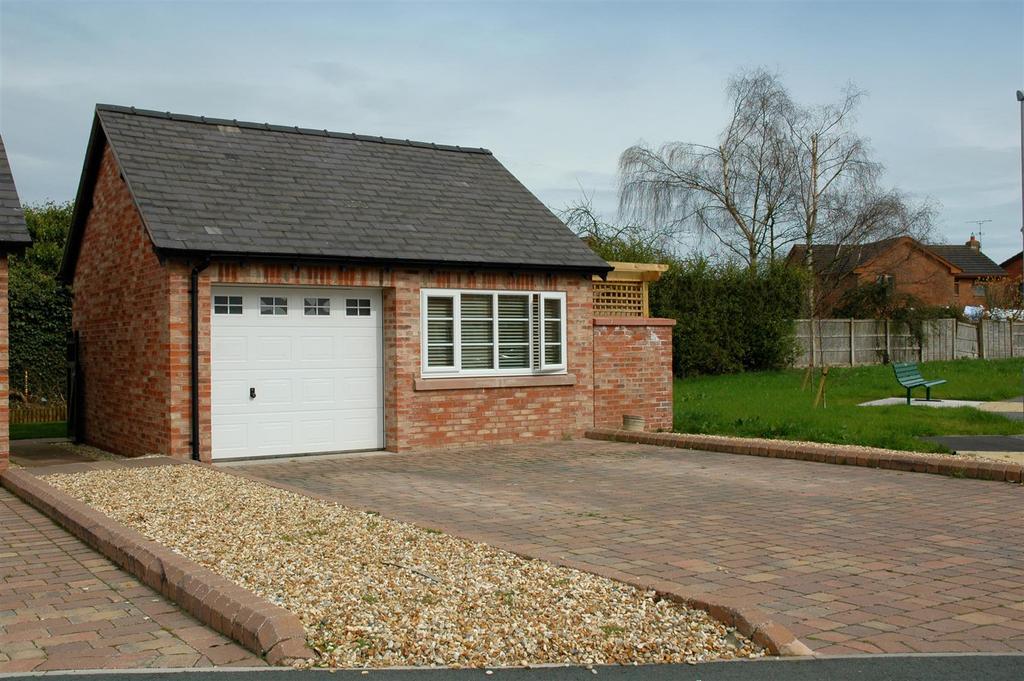 3-castlegate driveway shot.jpg