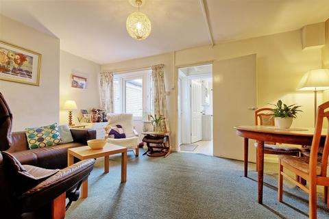 63 Akeman Street, Cambridge, CB4 3HE