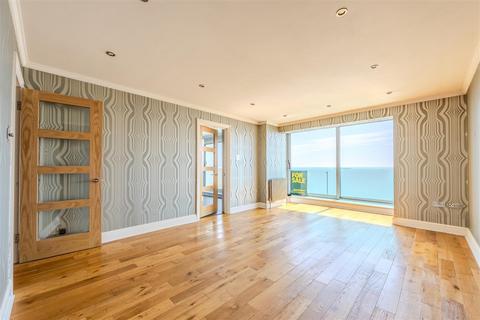 2 bedroom apartment for sale, Crowstone Court, Holland Road, Westcliff-On-Sea