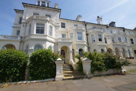 2 bedroom property for sale, The Avenue, Eastbourne BN21