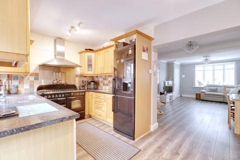 33 Ernan Close, South Ockendon, RM15 5EN