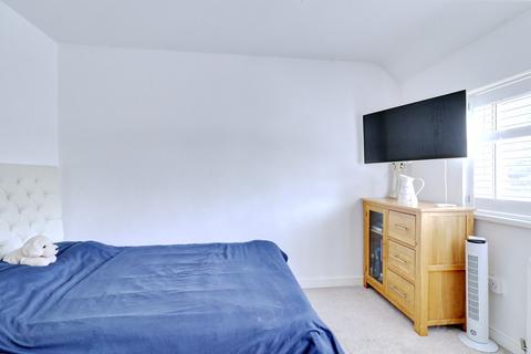 33 Ernan Close, South Ockendon, RM15 5EN
