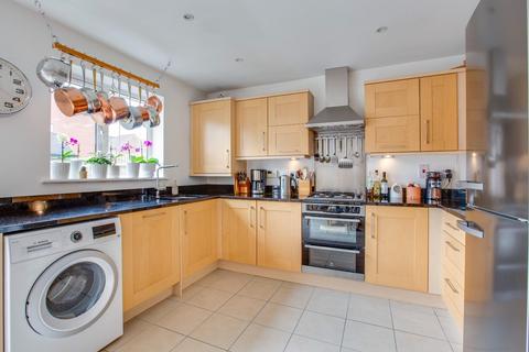 4 bedroom end of terrace house for sale - Chalk Stream Rise, Little Chalfont, Buckinghamshire, HP6 6FS