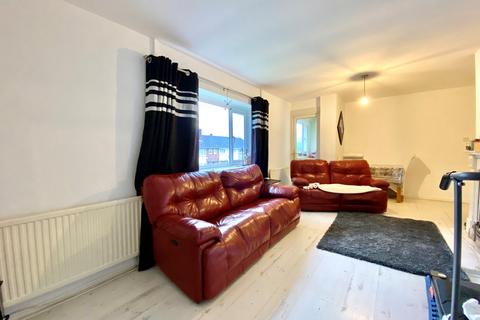 3 bedroom flat for sale - Yeo Close, Newport NP20