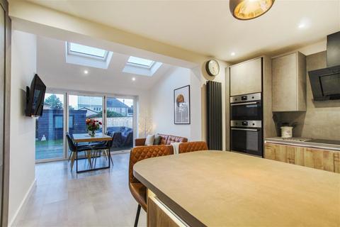 4 bedroom end of terrace house for sale - Tregarth Road, Bristol BS3