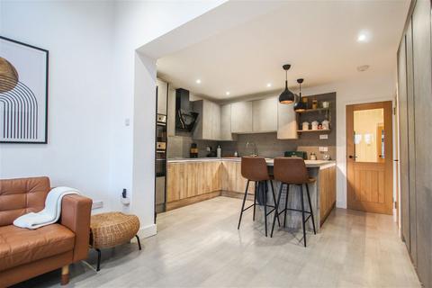 12 Tregarth Road, Bristol, BS3 2QS